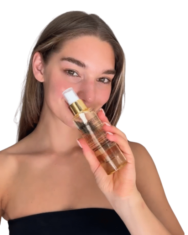 NANZSKIN C Bright Revitalising Body Glow Oil effortlessly absorbs into the skin, locking in hydration and leaving a soft, smooth, and luminous finish. It is ideal for achieving a healthy, even-toned glow without greasiness.